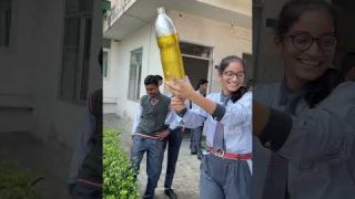 Water Rocket Launched by Harshita #science #shorts #waterrocket #learnandfun #scienceexperiment
